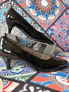AEROSOLES Black Patent Low Heel Pumps NWOT For Everyday Wear